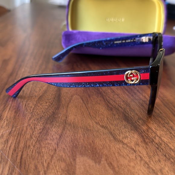Gucci Tortoiseshell and Striped Sparkly Sunglasses - Picture 15 of 15